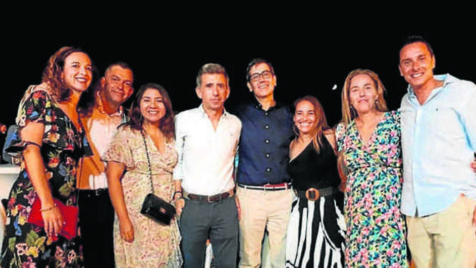 María Moreno, Tichi Fernández-Puente,Mine Aguilar, José Grela, Manolo Riobó, Esmeralda Marcos, Elvira Iglesias e Isidoro Cárdeno.