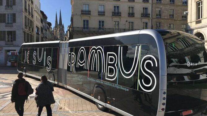 El tranvibús que conecta en Francia las ciudades de Bayona, Biarritz y Anglet.