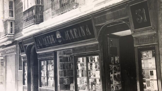 La librería de la Marina ubicada en el calle San Francisco en los años veinte del siglo pasado-