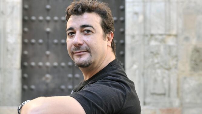 El actor Juanjo Macías dirige el taller de teatro que se cierra este viernes.