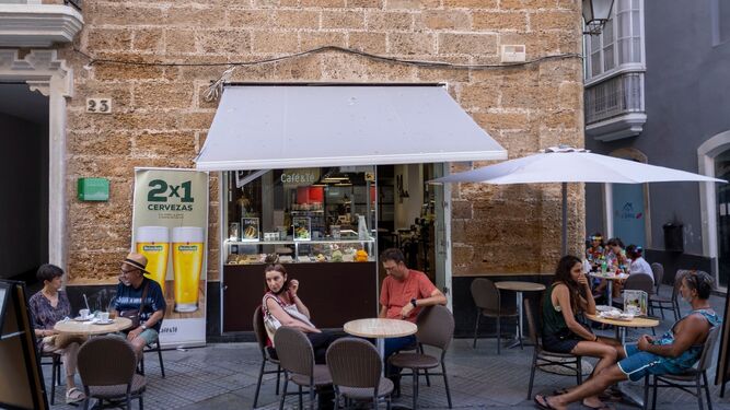Una cafetería de la calle Ancha de Cádiz.