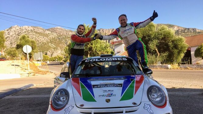 Aznar y Urea tras su victoria en el Rally Sierra de Cádiz.