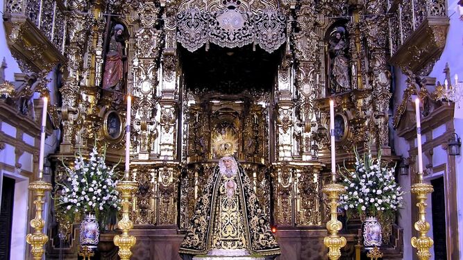 Altar de Servitas por los diez años de su coronación canónica.