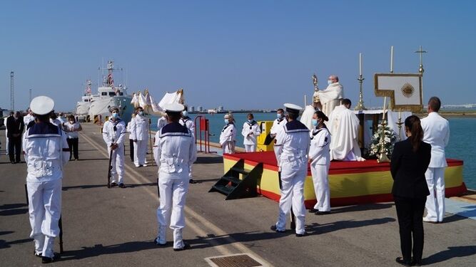 La Armada vuelve a celebrar la bendición del mar en un acto en La Carraca en San Fernando