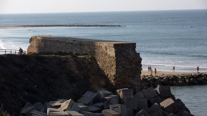 Tramo de la antigua muralla en Santa María del Mar que se va a rehabilitar.