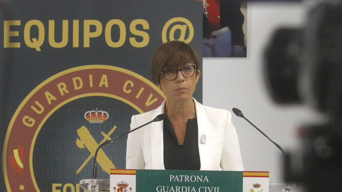 La directora de la Guardia Civil, María Gámez, en Córdoba durante la presentación de los  EQUIPOS  @.