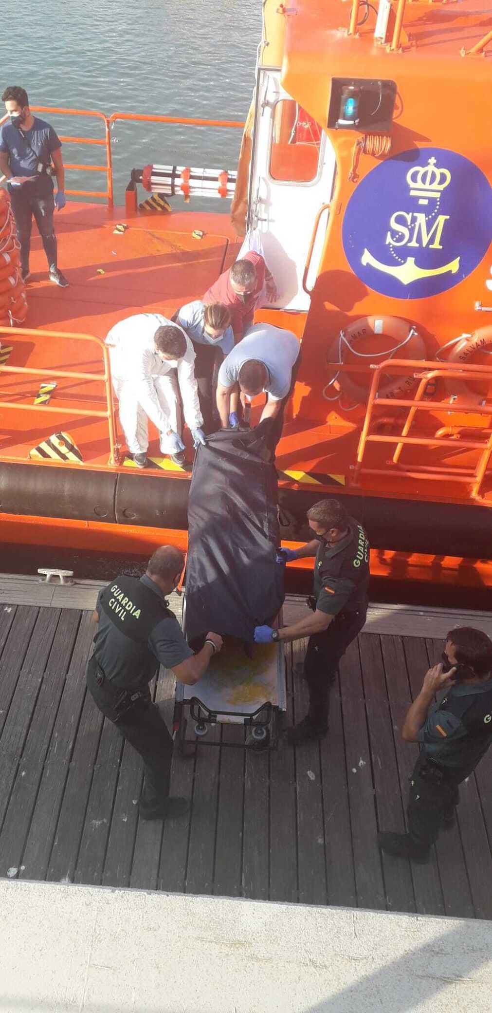 Rescatados dos nuevos cuerpos del naufragio de Trafalgar