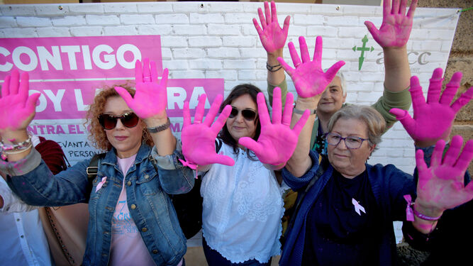 Imagen de la celebración del Día Mundial Contra el Cáncer de Mama en 2018 en la plaza de San Juan de Dios.