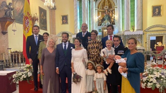 El nuevo matrimonio con Lete Carlier, Sesé Flethes, Carlos Ciscar, Teresa, María, Javier y Sesé Carlier, Daniel González-Aller Joly y los pequeños de la familia.