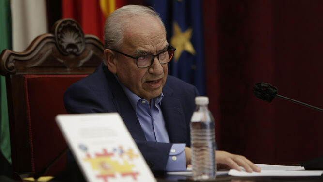 Alfonso Guerra, en el paraninfo de la Universidad de Sevilla.