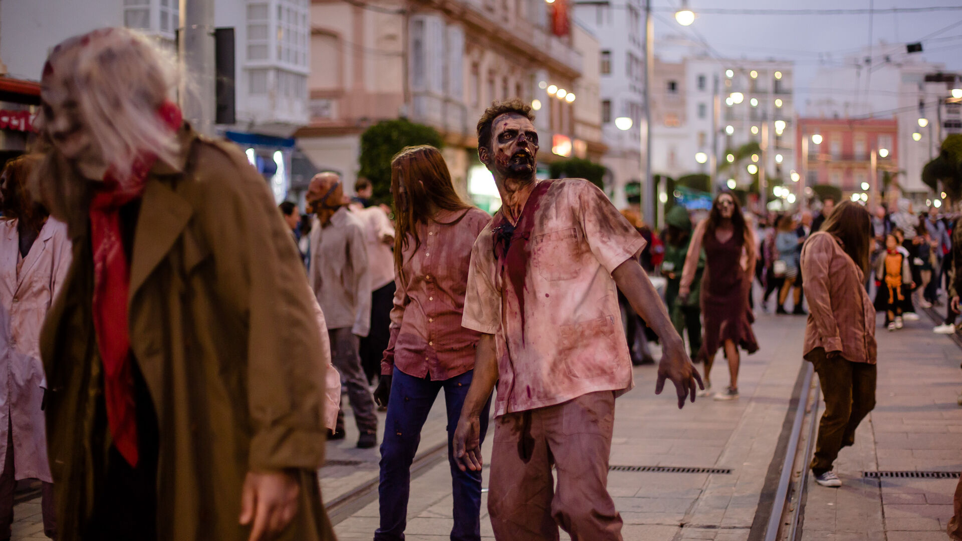 Halloween en San Fernando: miedo en las calles y el mercado