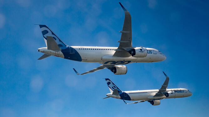 Dos aviones pertenecientes a la flota comercial de Airbus
