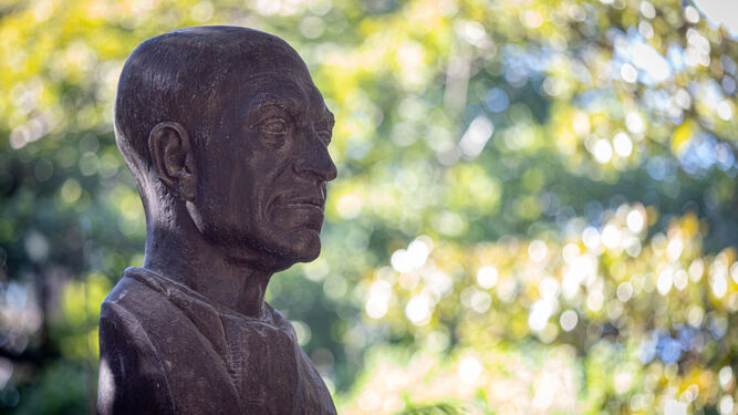 Busto de Manuel de Falla en el parque Genovés.