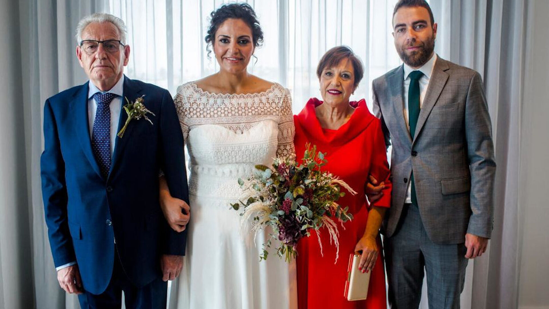 La novia con sus padres, Felipe Gonz&aacute;lez y Pilar Jim&eacute;nez, y su hermano Felipe.