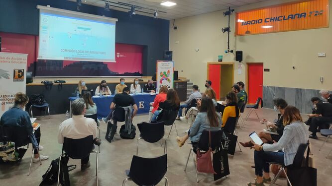 Imagen de la reunión recientemente celebrada por la comisión local de absentismo en Chiclana-