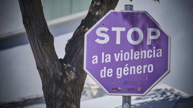 Una señal de Stop que brinda su apoyo a la lucha contra la violencia de género