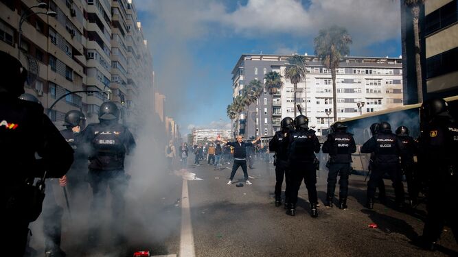 Enfrentamientos esta mañana en la Avenida durante el conflicto del Metal.