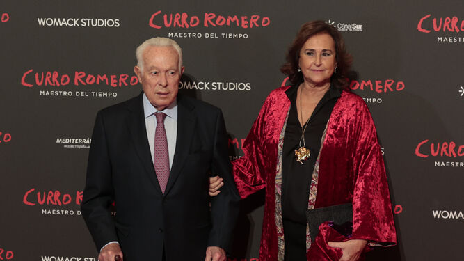 Curro Romero y Carmen Tello en la presentación de la película.