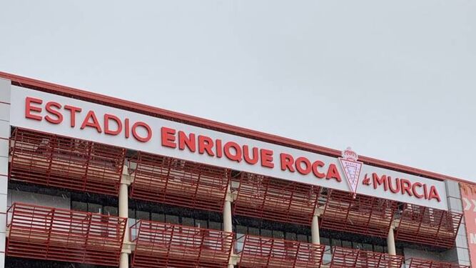 Facha del estadio Enrique Roca.