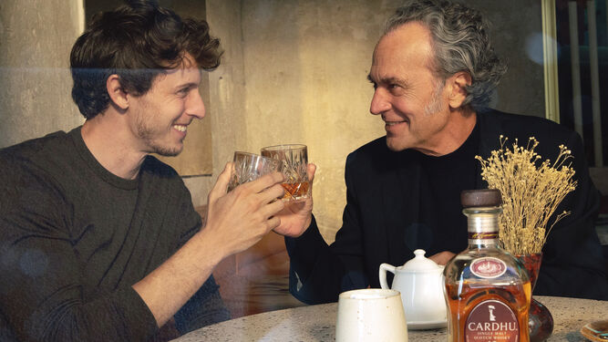 José y Nicolás Coronado protagonizan la campaña de Navidad de una conocida marca de whisky.