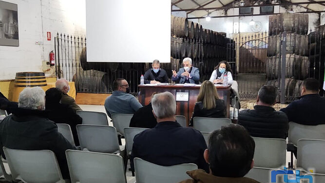 La reunión del Consejo Local Agrario de Chipiona se celebró en la Cooperativa Católico Agrícola.