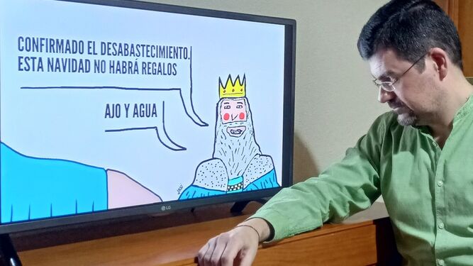 Javier Franco con una de las viñetas de la muestra virtual '2021. El año en el que tampoco se acabó el mundo'.