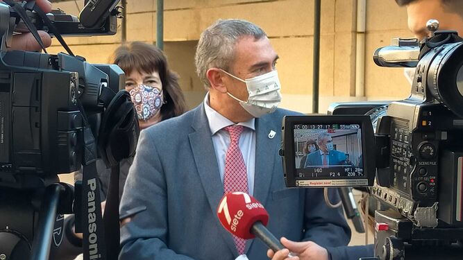 El delegado Miguel Andreu en la rueda de prensa de esta mañana en Cádiz.