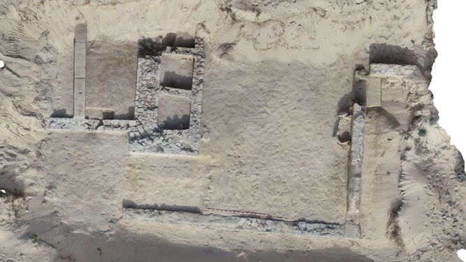 Imagen del nuevo edificio romano aparecido en los Caños de Meca