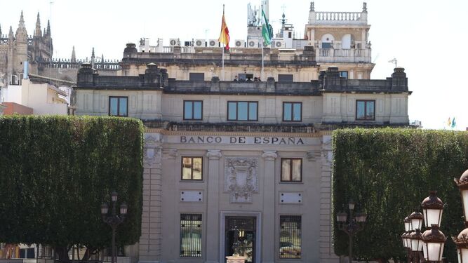 Fachada principal del Banco de España, que mira a la Plaza de San Francisco.