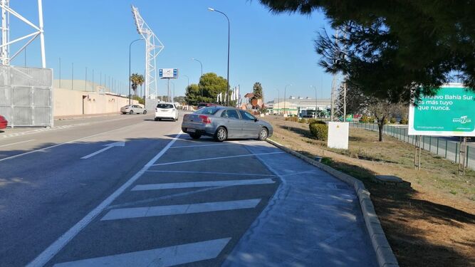 Estacionamientos habilitados en la zona del carril bici que ha denunciado el PP.