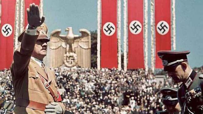 El dictador Adolf Hitler en un acto en los prolegómenos de la Segunda Guerra Mundial