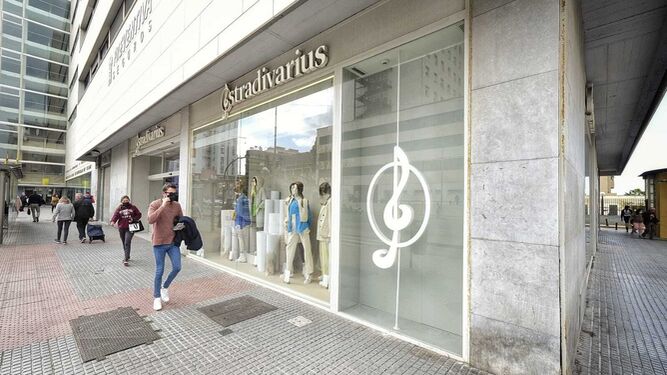 Local de Stradivarius en la Avenida.