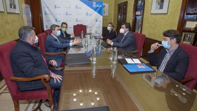 Imagen de la reunión entre el Ayuntamiento y representantes de Iberdrola.
