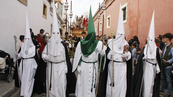 La hermandad de La Flagelación, en su salida procesional de 2019.