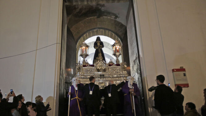 Jesús de Medinaceli, saliendo de Santa Cruz.