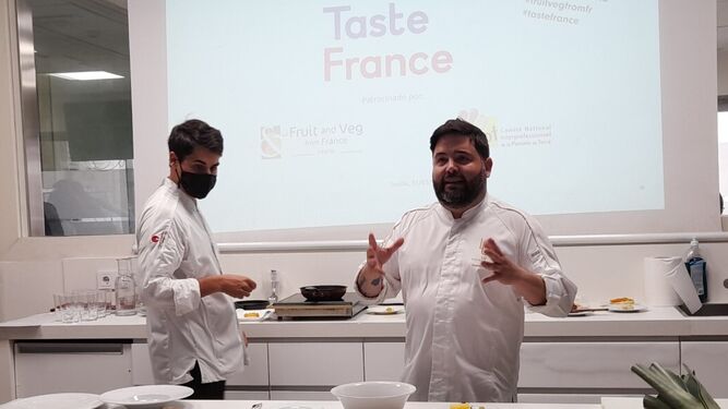 El chef jerezano Juanlu Fernández en su 'masterclass' de patatas francesas