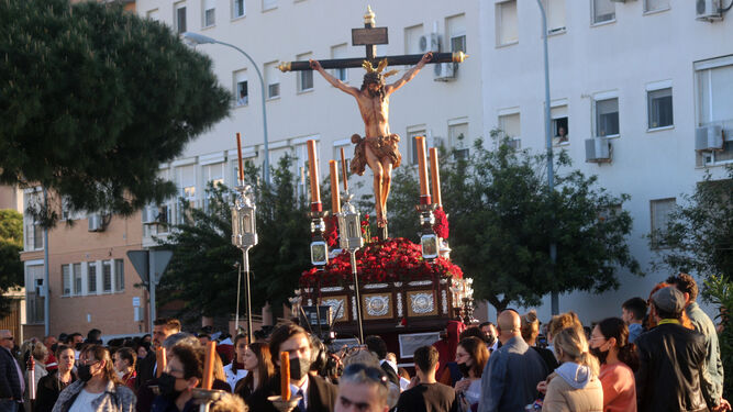 Salida procesional del Cristo del Amor, en Puerto Real