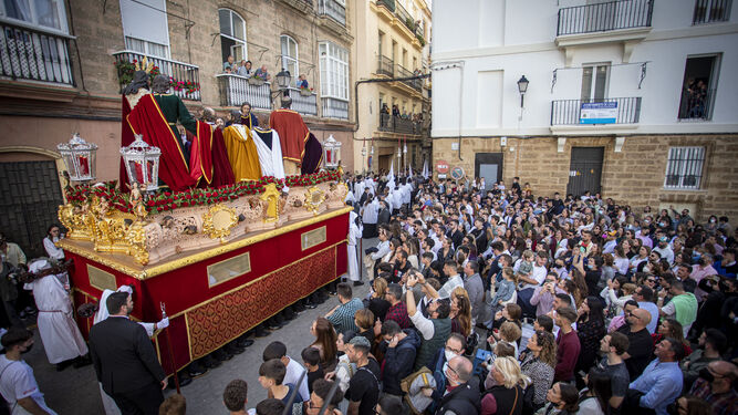 Las imágenes de la cofradía de la Sagrada Cena en la Semana Santa de Cádiz 2022