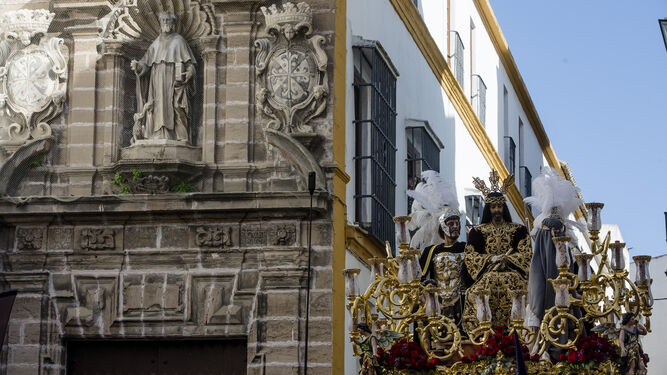 Las imágenes de la cofradía de Las Cigarreras en la Semana Santa de Cádiz 2022
