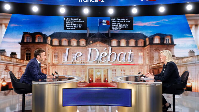 Macron y Le Pen, en el debate.