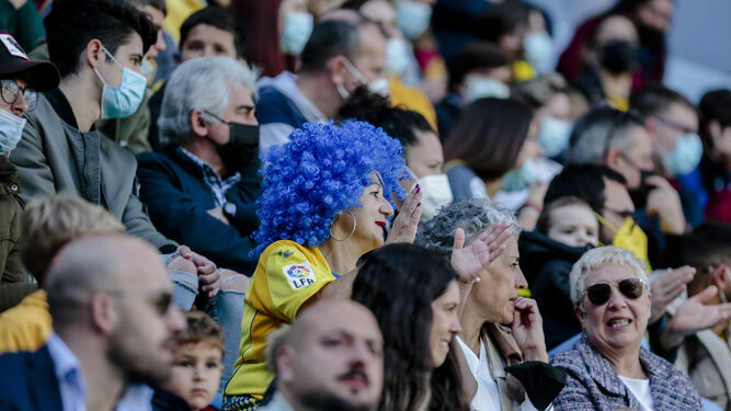 Aficionados del Cádiz en un partido en casa.