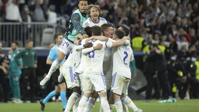 Los jugadores del Real Madrid celebran el pase a la final de la 'Champions'.