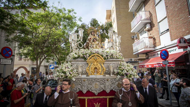Imágenes de la salida procesional de La Pastora de Trille