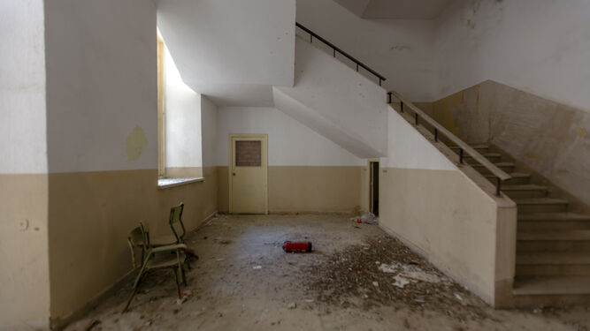 Valcárcel: las duras imágenes de la decadencia de un edificio histórico