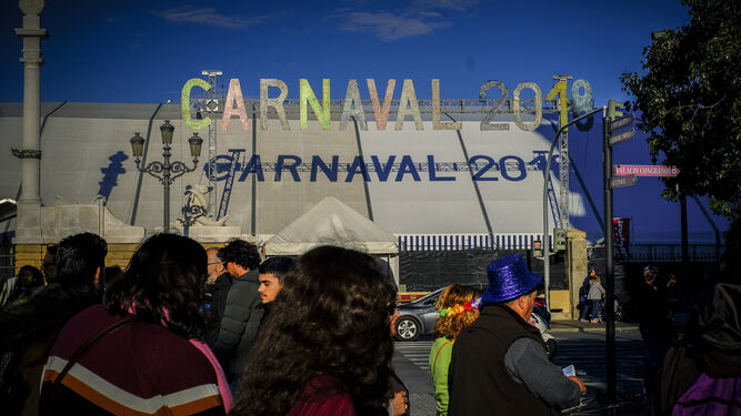 La carpa de carnaval de 2018, instalada en el muelle de Cádiz.