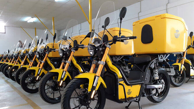 Nuevas motos eléctricas que Correos ha incorporado a su flota.
