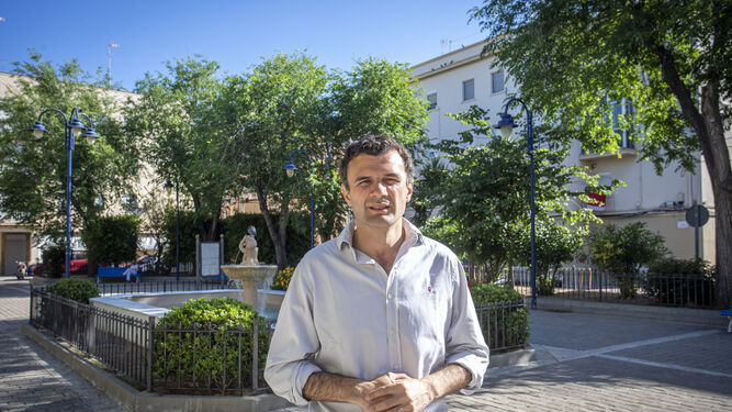 Bruno García, fotografiado en la plaza de Puntales de la ciudad de Cádiz.