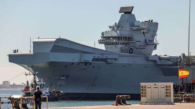 Mendicidad juego puerta Llega a Rota el portaaviones 'Prince of Wales', buque insignia de la Royal  Navy, para unas maniobras de la OTAN