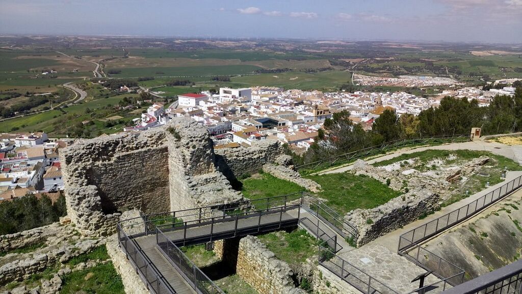Una vista: Panor&aacute;micas de Medina y parte de la provincia desde el Castillo