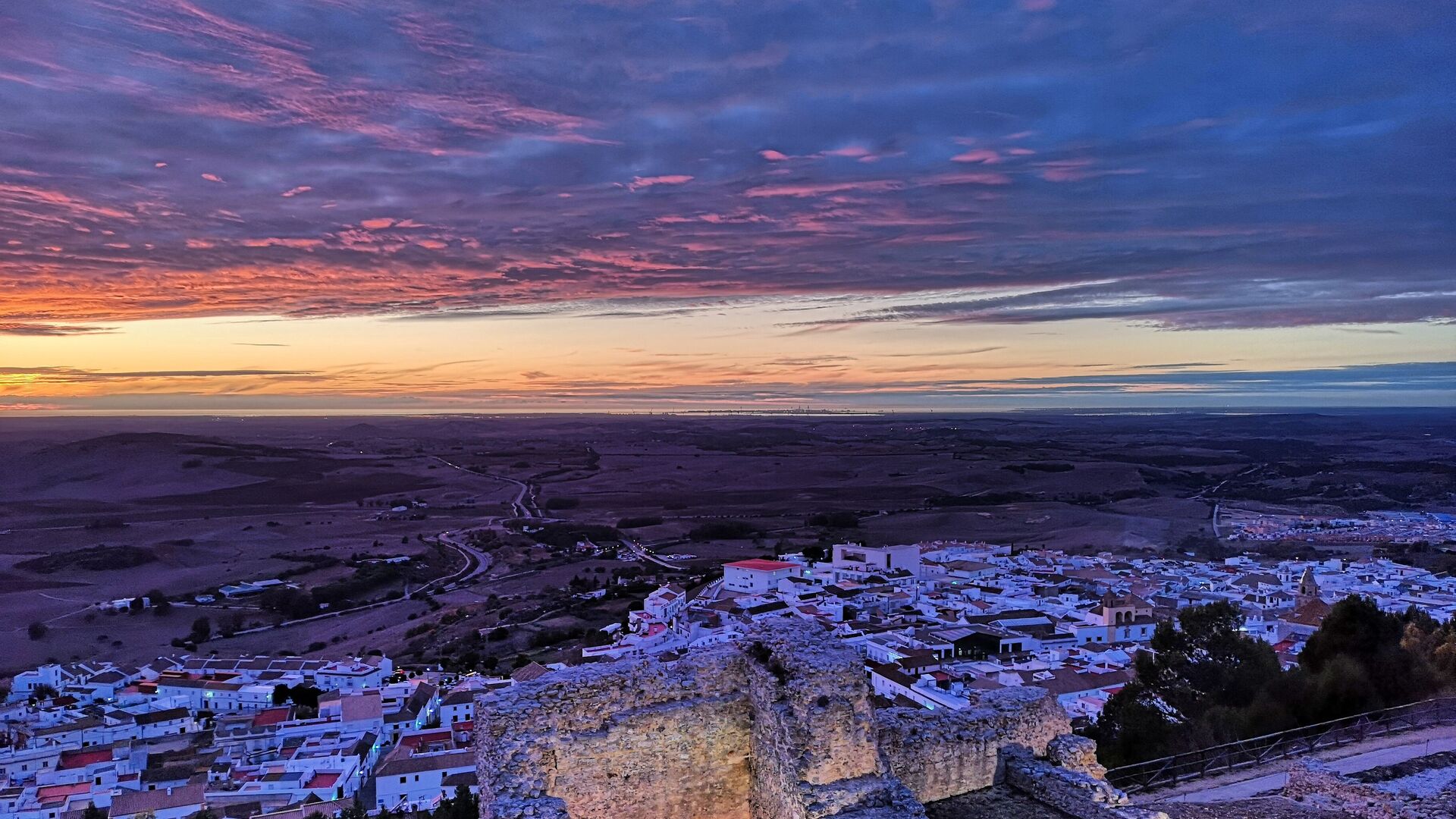 Una vista panor&aacute;mica de Medina Sidonia desde el castillo